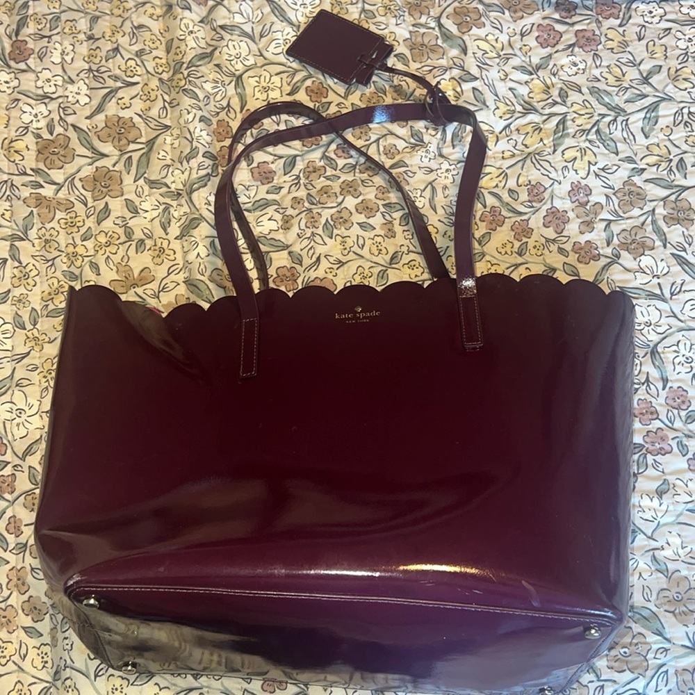 Like new Kate Spade large tote! Carried only a handful of times!